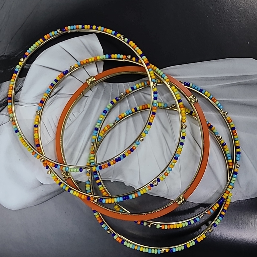 Set of 5 Bangle Bracelets Gold Orange Multicolored Beaded Lightweight Spring Fun - Picture 3 of 4